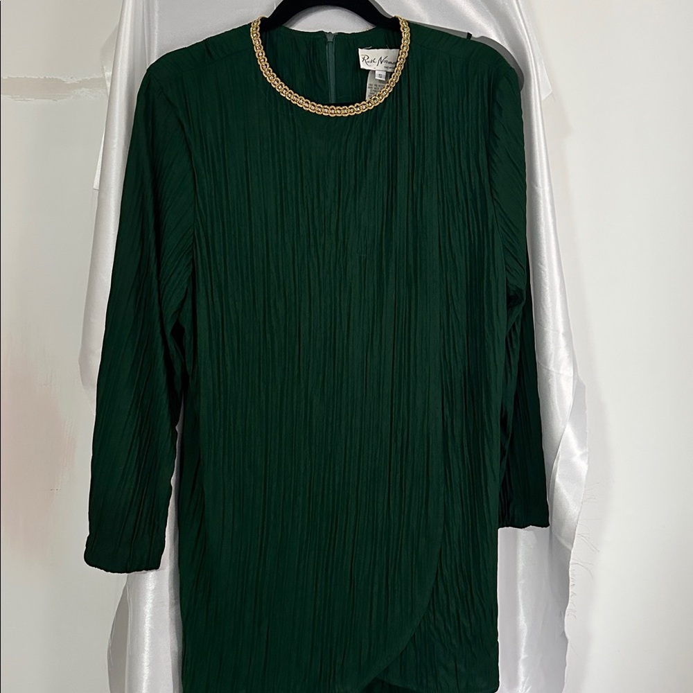 Elegant Ruth Norman Green Women's Top with matching pants